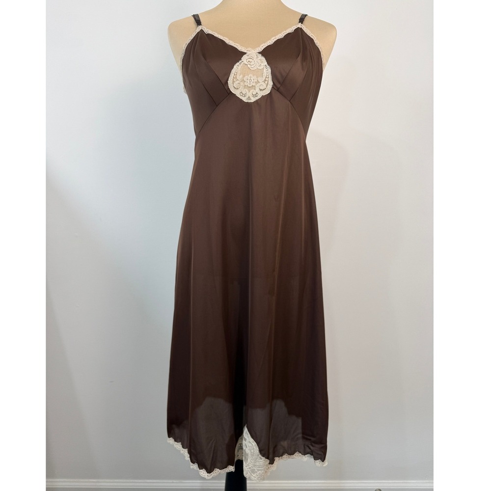 Vintage Vanity Fair Nylon Slip Dress Nightgown Womens S/M Brown Lace Trim